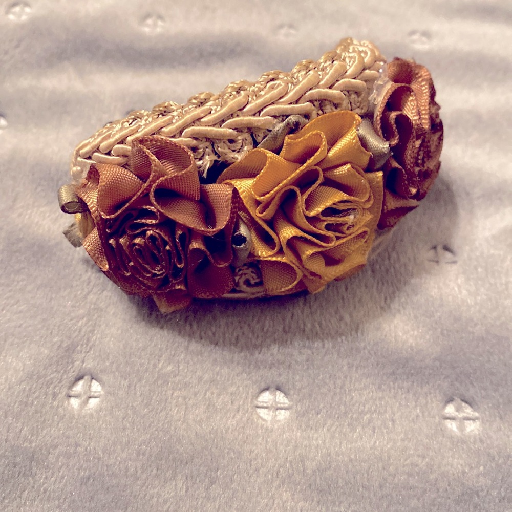 Vintage hair clip